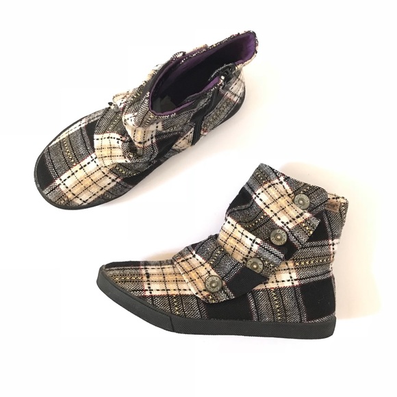 blowfish hobbit boots